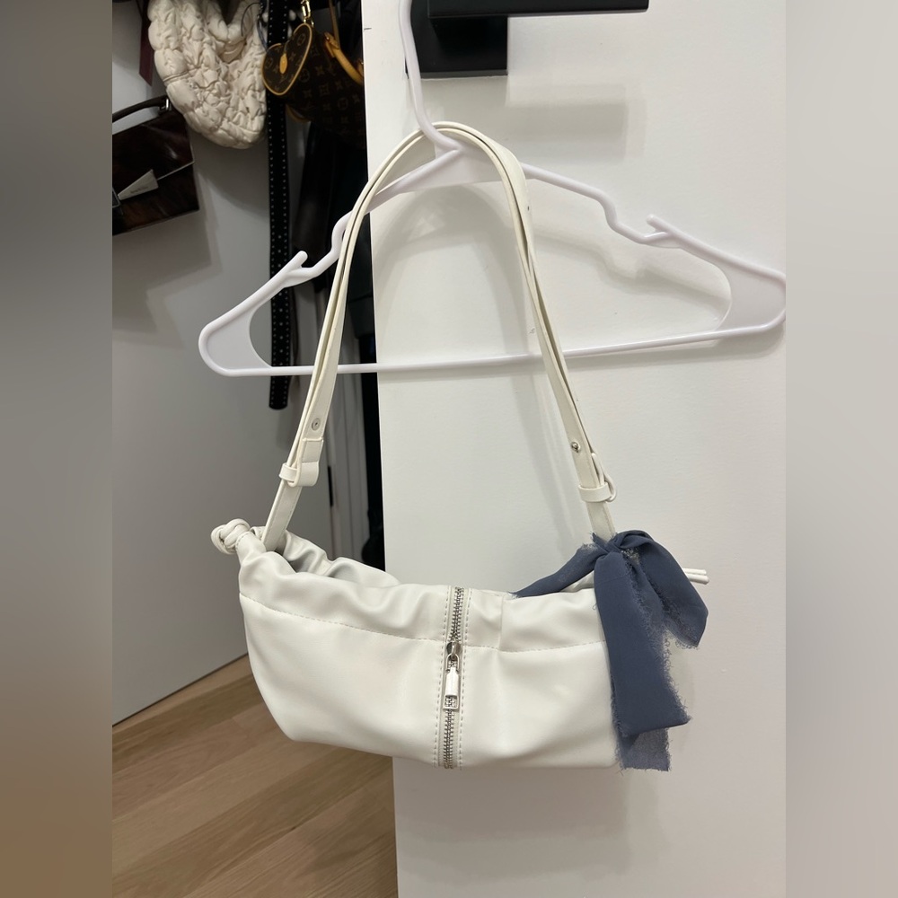 White Zipper Bag